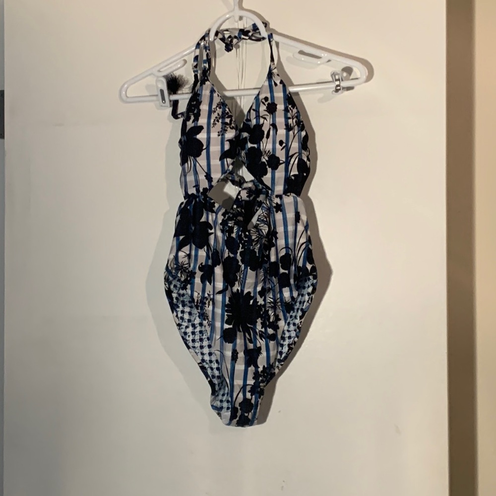 Size small Lucky Brand cutout swimsuit